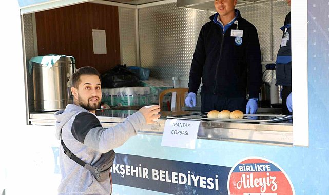 Muğla Büyükşehir'den Üniversite öğrencilerine sıcak çorba