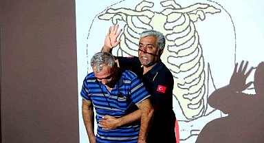 Muğla'da okul servisi şoförlerine ve rehber personele güvenlik eğitimi verildi