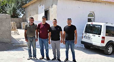 Muhtar ve azaları el ele verdi, ihtiyaç sahiplerine 6 ev yaptı