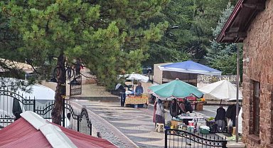 Nallıhan'da sağanak yağış vatandaşlara zor anlar yaşattı