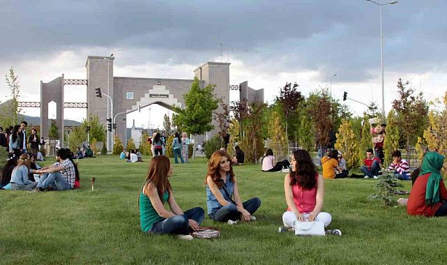 Niğde'de Üniversite Öğrencilerine Avrupa'da Gönüllülük ve Staj Hareketliliği İmkanı