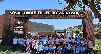 Öğrenciler botanik bahçesini gezdi bitkileri tanıdı