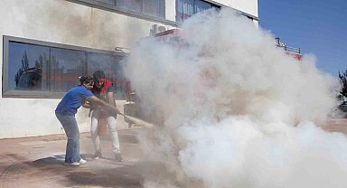 Öğrencilere yangına müdahale eğitimi verildi