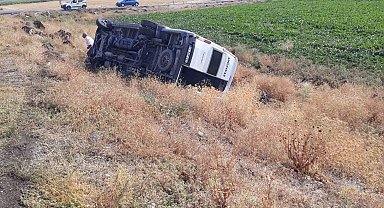 Öğretmen servisi şarampole devrildi: 10 yaralı