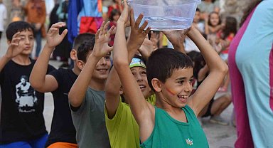 Onbeş mahallede 15 bin çocuk sokak oyunlarında buluştu
