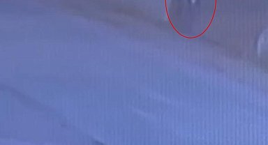 Önce bacağına sonra kafasına sıktı: Dehşet anları kamerada