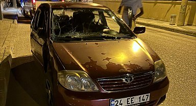 Otomobille çarpışan motosiklet sürücüsü yaralandı