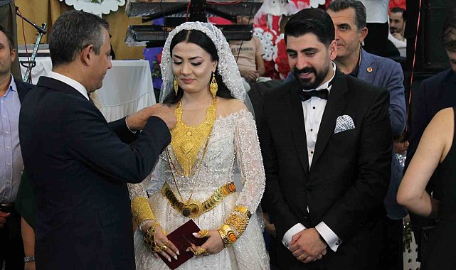 Özgür Özel, Mardin'de nikah şahidi oldu