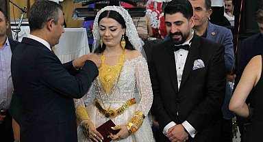 Özgür Özel, Mardin'de nikah şahidi oldu