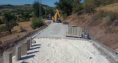 Pazarcık'ın ana arteri 5 bin metrekare kilit parke ve bordürle yenileniyor