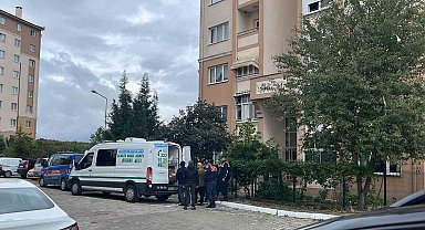 Pencereden düşen yaşlı adam hayatını kaybetti