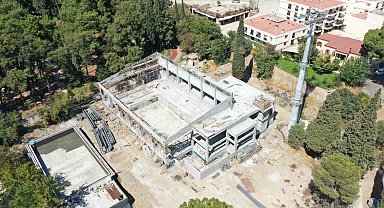 Pınarbaşı Yüzme Havuzu'nda çalışmalar hız kesmiyor