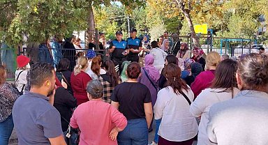 Polis ekipleri öğrencilere ve velilere basit güvenlik tedbirlerini anlattı