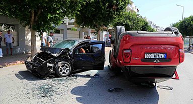 Polislere zorluk çıkardı, ters kelepçe takılınca, 'Ne kadar zor görev yaptığınızın farkındayım' dedi