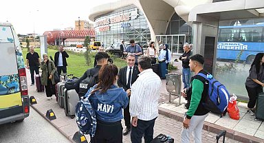 Rektör Karahocagil, öğrenci karşılama stantlarını ziyaret etti