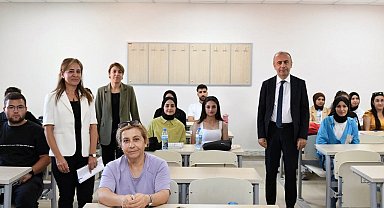 Rektör Keleş, gastronomi ve mutfak sanatları bölümü öğrencilerini ziyaret etti