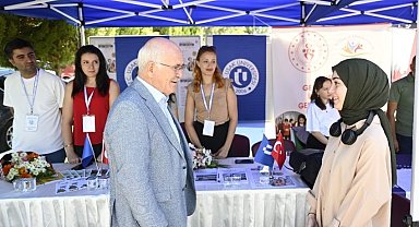 Rektör Savaş yeni öğrencilerle buluştu