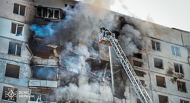 Rusya, Harkov'da içinde sivillerin bulunduğu binayı vurdu