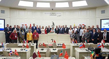 Şahin, kardeş şehir belediye başkanlarıyla bir araya geldi