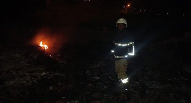 Samandağ'da moloz yangını