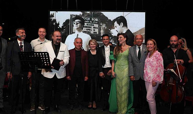 Sanat Güneşi Zeki Müren Çok Sevdiği Bodrum'da şarkılarıyla anıldı