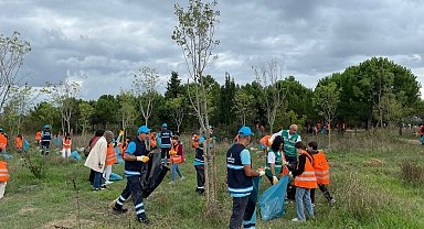 Sancaktepe Belediyesi ekipleri, Dünya Temizlik Günü'nde gönüllülerle el ele verdi