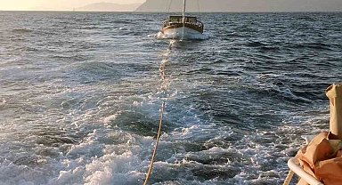 Sarıgerme açıklarında sürüklenen tekneyi KIYEM ekiplerince kurtarıldı