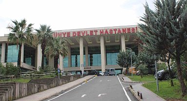 Sataştığı belediye işçisini sırtından bıçakladı