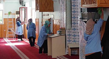 Şehitkamil'deki camilerde temizlik çalışması