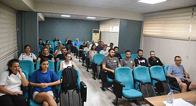 Şehzadeler Belediyesi kız voleybol takımları yeni sezona hazır