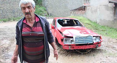Sel ve heyelandan torunları ile birlikte mağaraya sığınarak kurtuldu