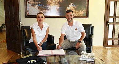 Selçuk Belediyesi, çocukları tenis ile tanıştıracak protokol imzaladı