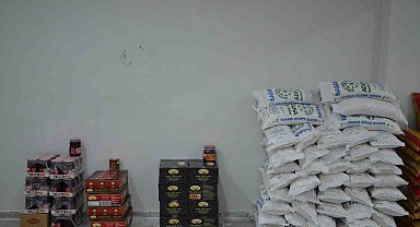 Şenoba Belediye Başkanı Babat, ihtiyaç sahiplerine yardım kolisi dağıttı