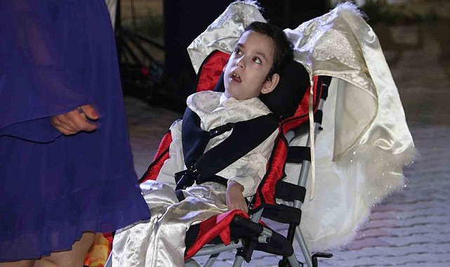 Serebral palsi hastası 8 yaşındaki Emin'e unutulmaz sünnet düğünü