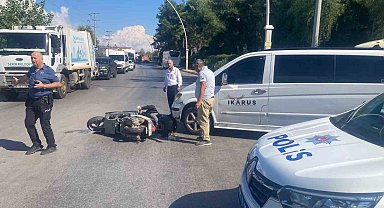 Serik'te VİP araçla motosiklet çarpıştı, 1 yaralı