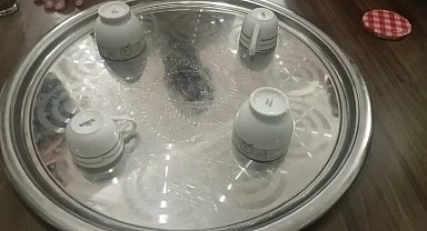 Serin bahar akşamları köy evlerinde oynanan eski oyunlarla ısınıyor