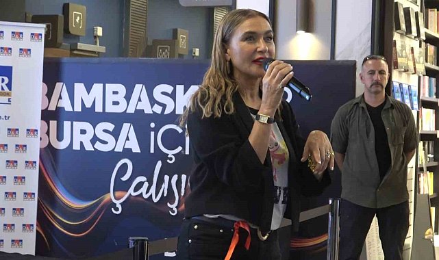 Şevval Sam yeni plağını Bursa'da tanıttı
