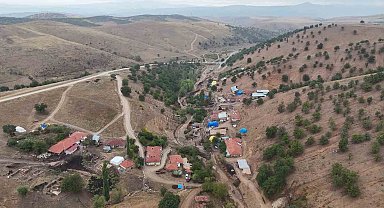 Şiddetli yağış sele dönüştü: Köylüler, dereyi tıkayan komşularına tepki gösterdi