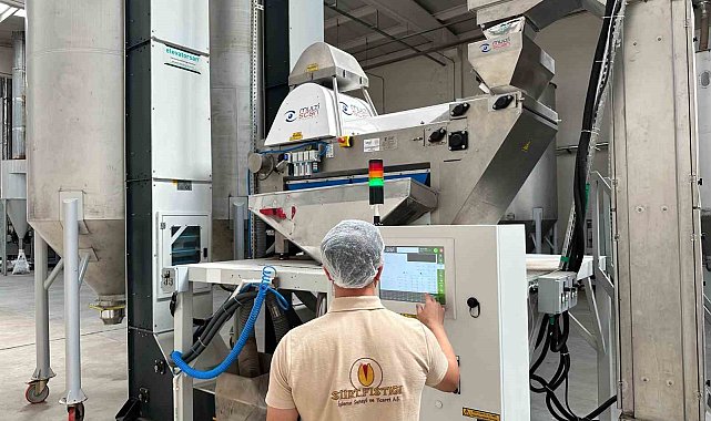 Siirt Fıstığına yeni makineyle ayrım süreci