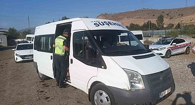 Sivas'ta jandarma ekipleri okul servislerini denetlendi