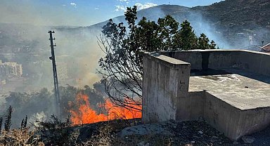 Söke'de otluk alanda çıkan yangın ahıra sıçradı