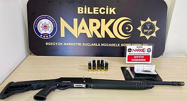 Şüpheli araçta uyuşturucu madde ve pompalı tüfek ele geçirildi