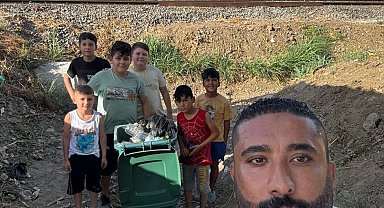 Süpürgeyi eline alan muhtar ve azaları okulu temizledi