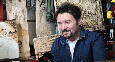 Tahta parçalarına fısıldayan adam: Bulduğu tüm tahta parçalarına doğanın sanatını işliyor