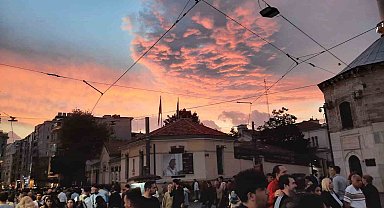 Taksim'de kartpostallık gün batımı manzarası hayran bıraktı