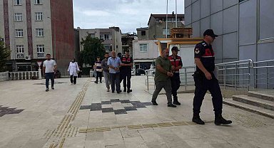 Tartıştıkları trafik polisinin başına sandalye vurup yaralamışlardı: 3 kişi adliyeye sevk edildi