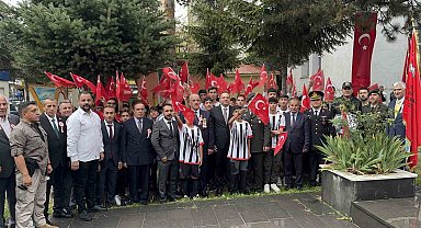 Tatvan'da Gaziler Günü yağmur altında kutlandı