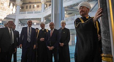 TBMM Başkanı Kurtulmuş, Moskova Merkez Camii'ni ziyaret etti