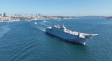 TCG Anadolu Gemisinin boğazdan geçişi havadan görüntülendi