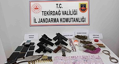 Tekirdağ'da jandarma operasyonunda silah ve uyuşturucu ele geçirildi